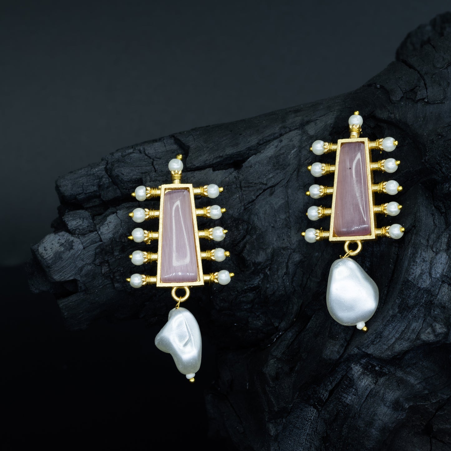 DIVAMAS earrings with pink Monalisa stone top, embellished with mini pearls and a raw pearl drop_02