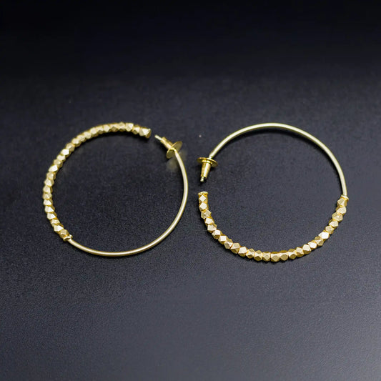 Divamas Elegant Gold Textured Hoop Earrings – Minimal Luxe Jewelry for Modern Women