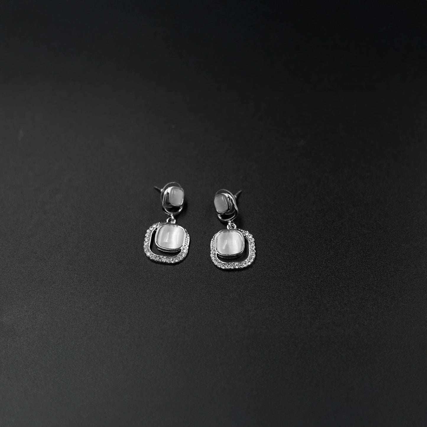 Elegant square design anti-tarnish drop earrings