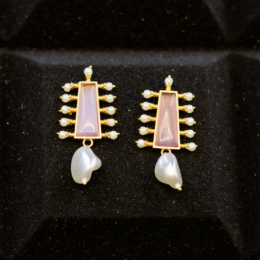 DIVAMAS earrings with pink Monalisa stone top, embellished with mini pearls and a raw pearl drop_01