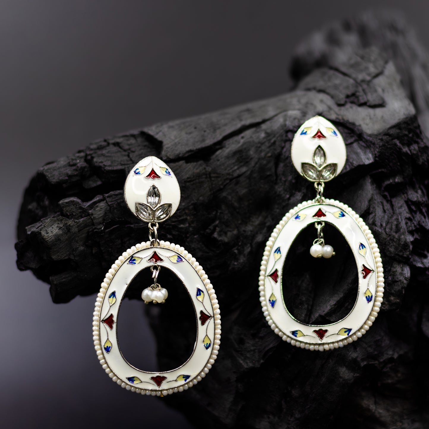 DIVAMAS white Meenakari oval drop earrings with floral hand-painted detail, silver plating, and pearl bead_02

