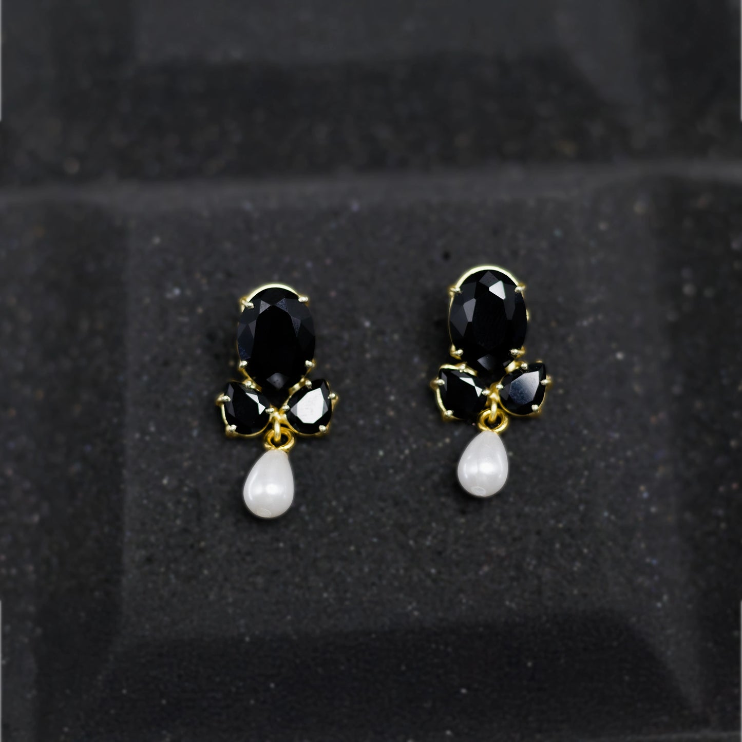DIVAMAS Luxurious Black Raw Stone Earrings with Pearl Drop