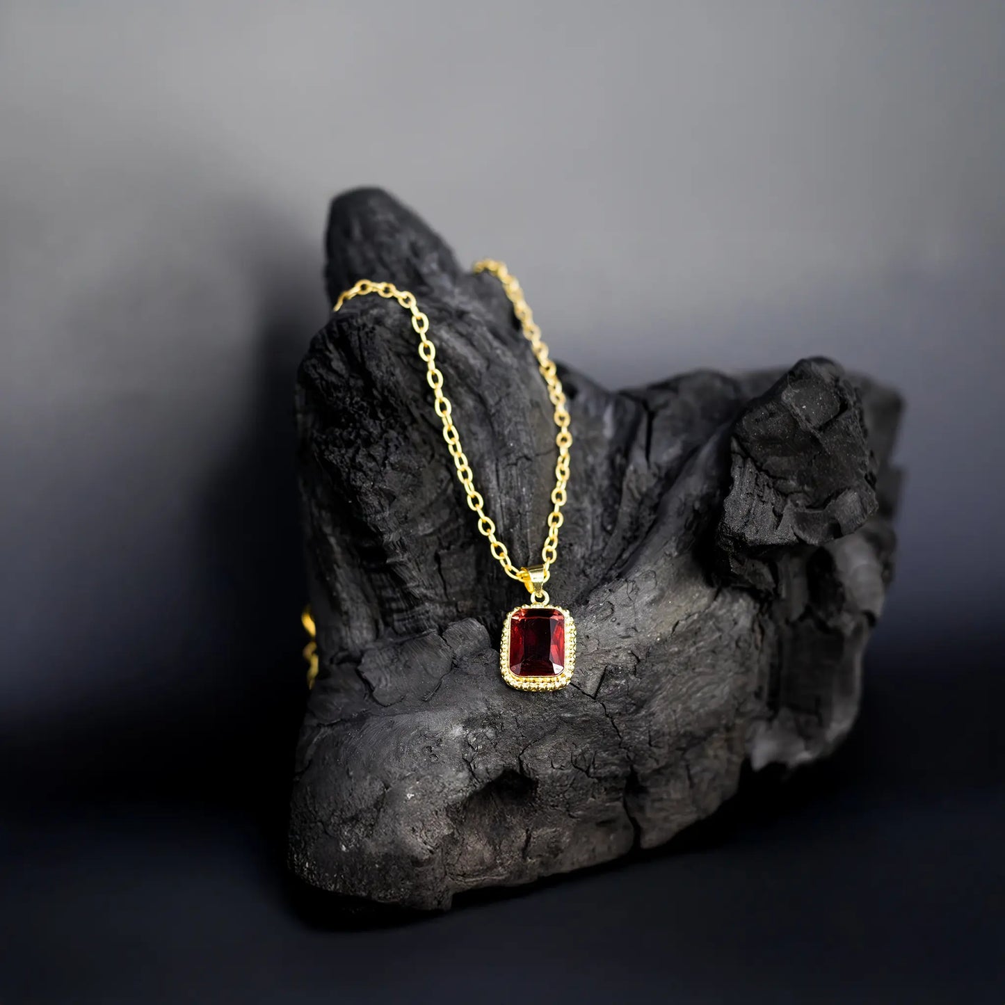 Elegant party wear red pendant necklace