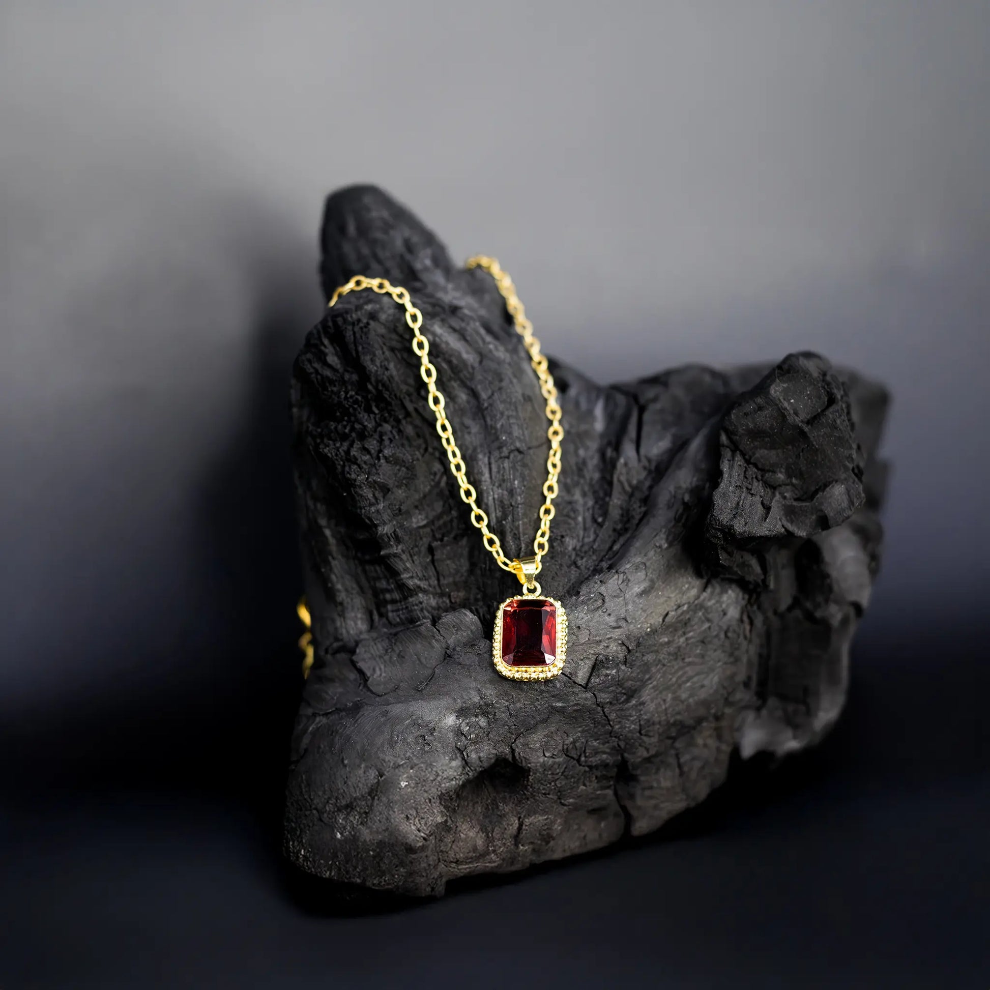 Elegant party wear red pendant necklace