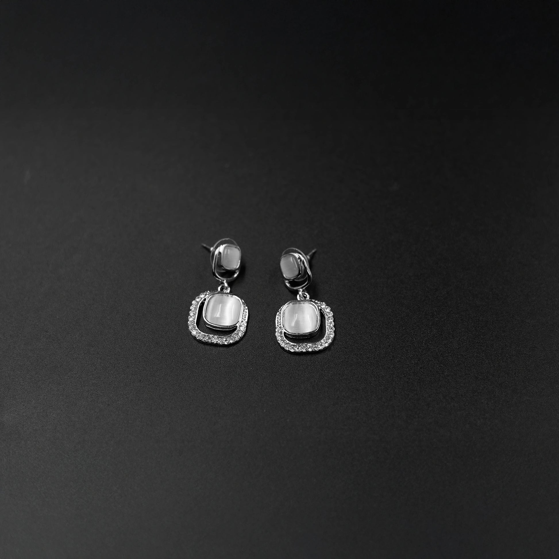 Elegant square design anti-tarnish drop earrings