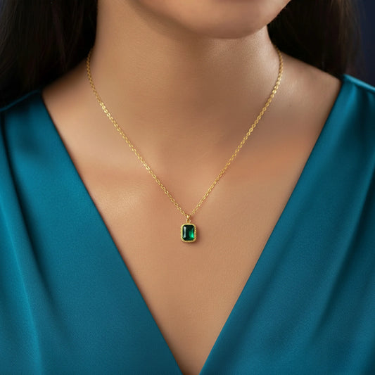 Green stone pendant jewellery with gold chain