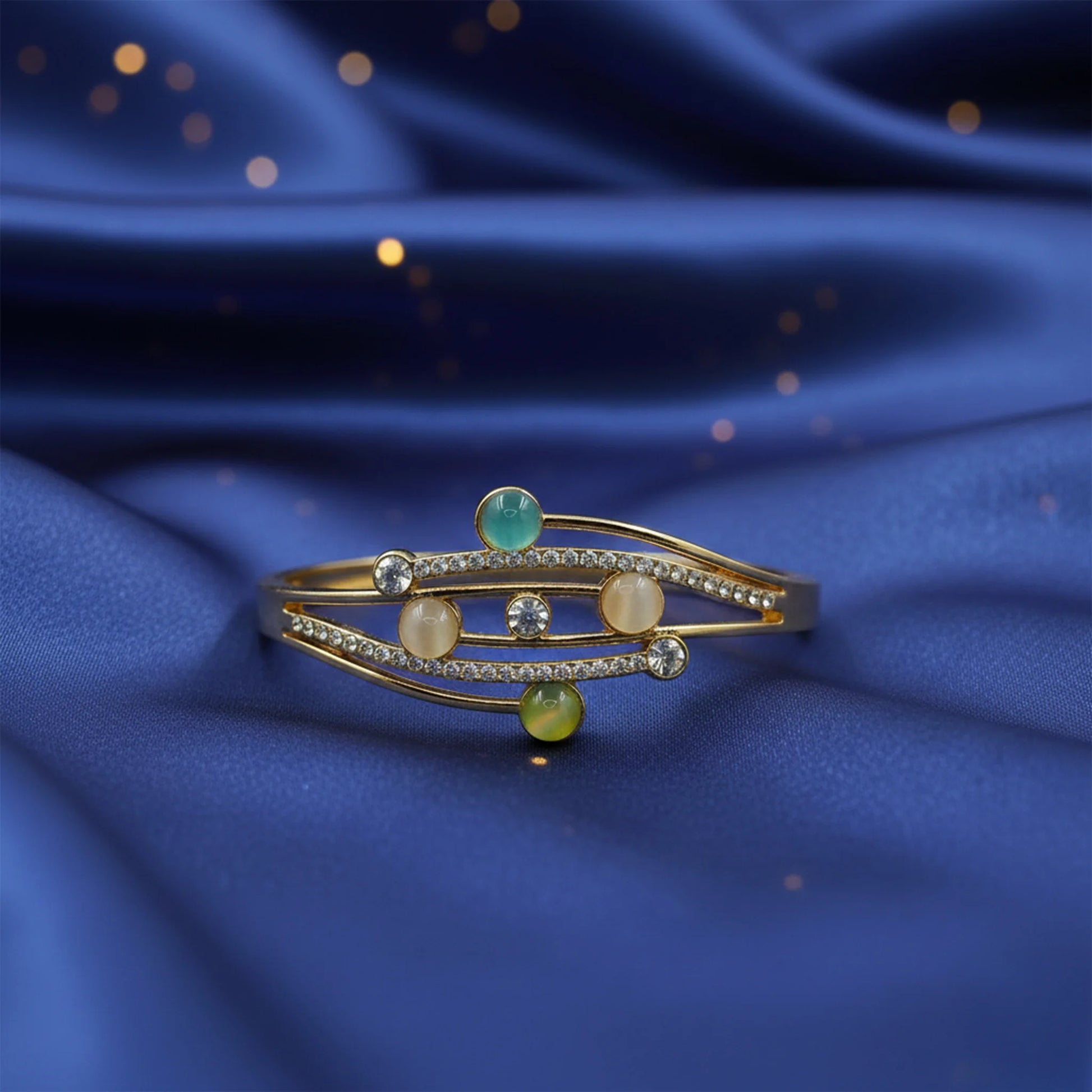 Modern layered bracelet for daily and party wear