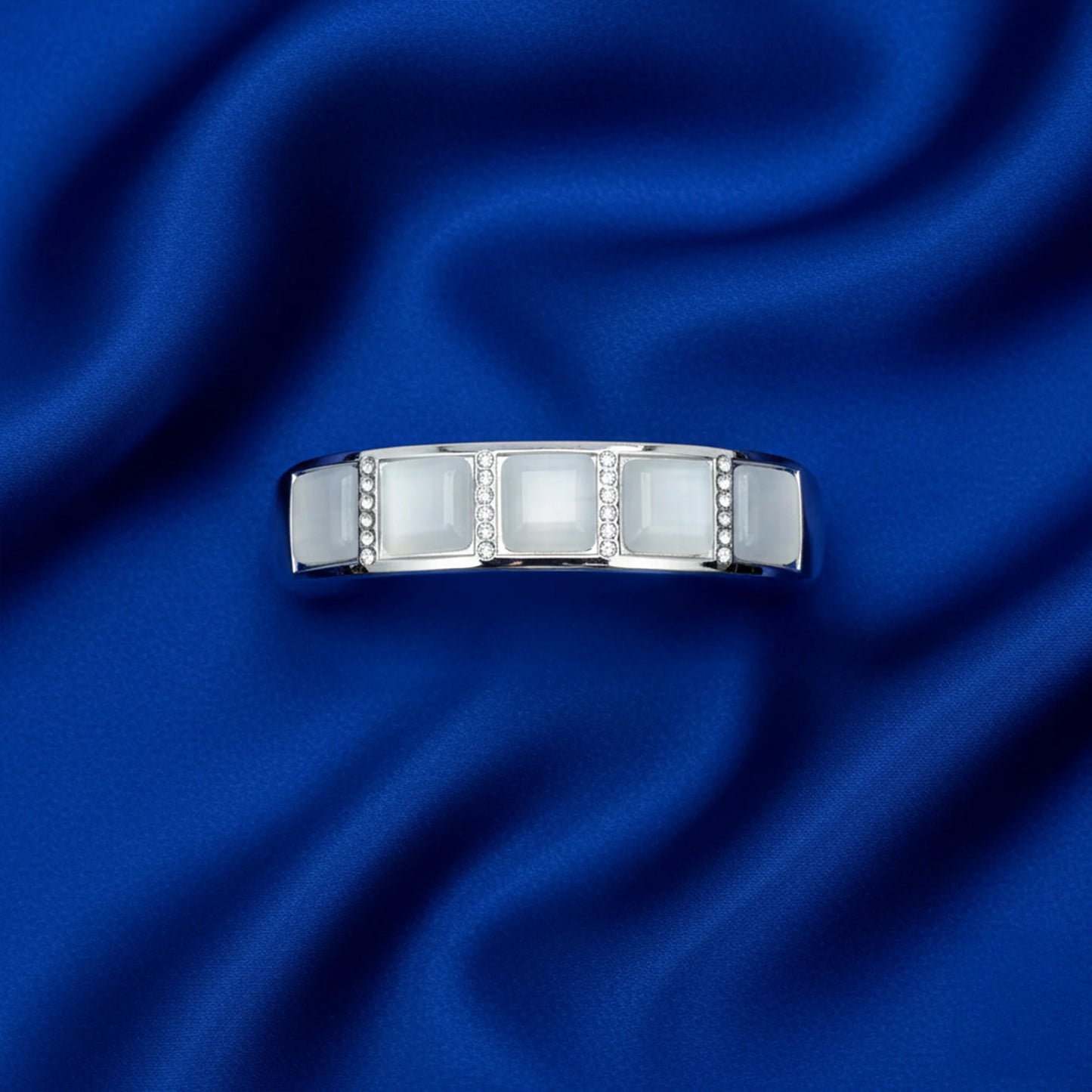 Square monalisa stone silver bracelet with crystal border