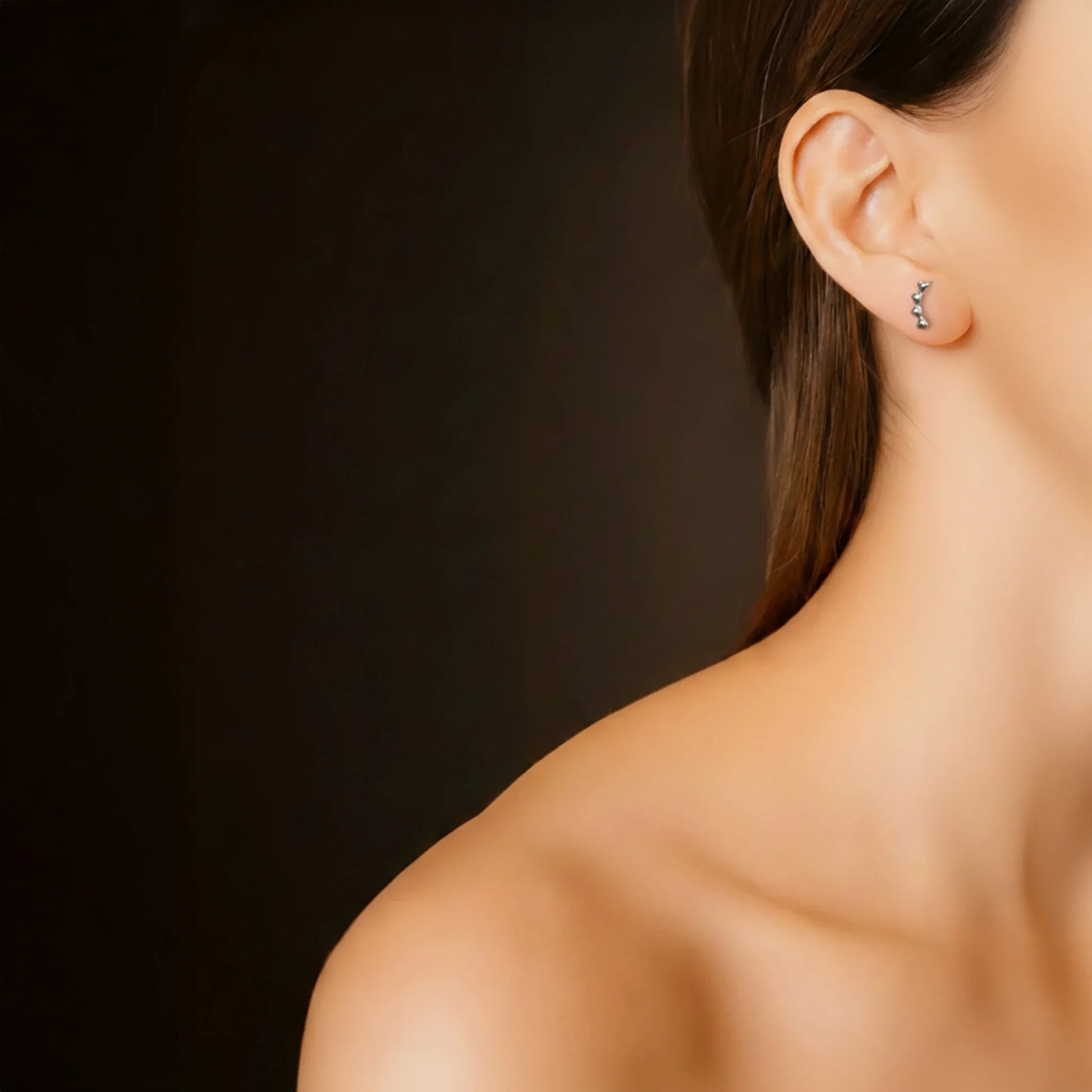 Stylish silver ear stud set for daily wear